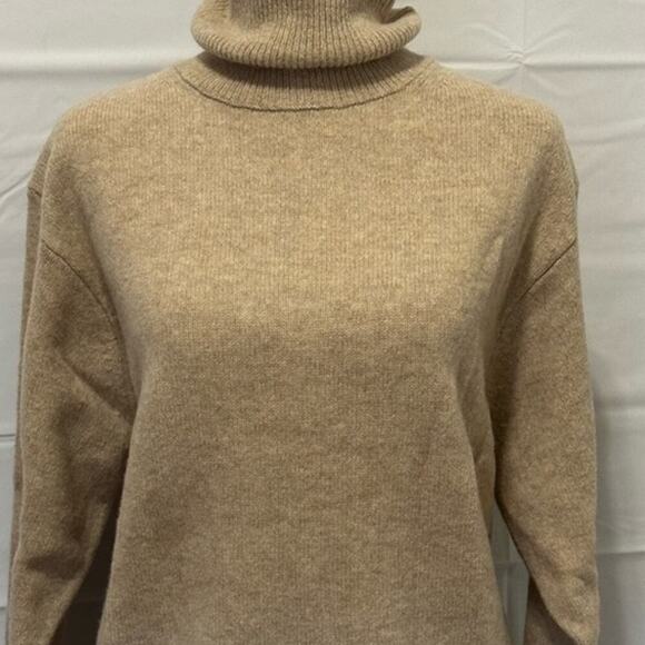 Uniqlo Wool Funnel Turtleneck Sweater size M NEW Tan Slouch Shoulder - Picture 2 of 9